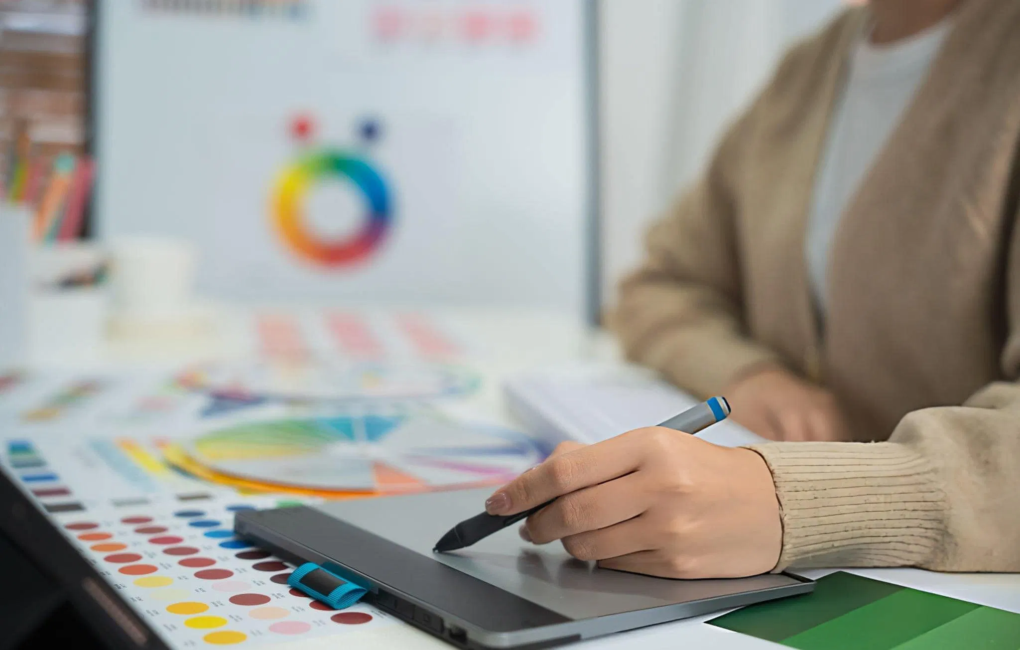 logo graphic designer